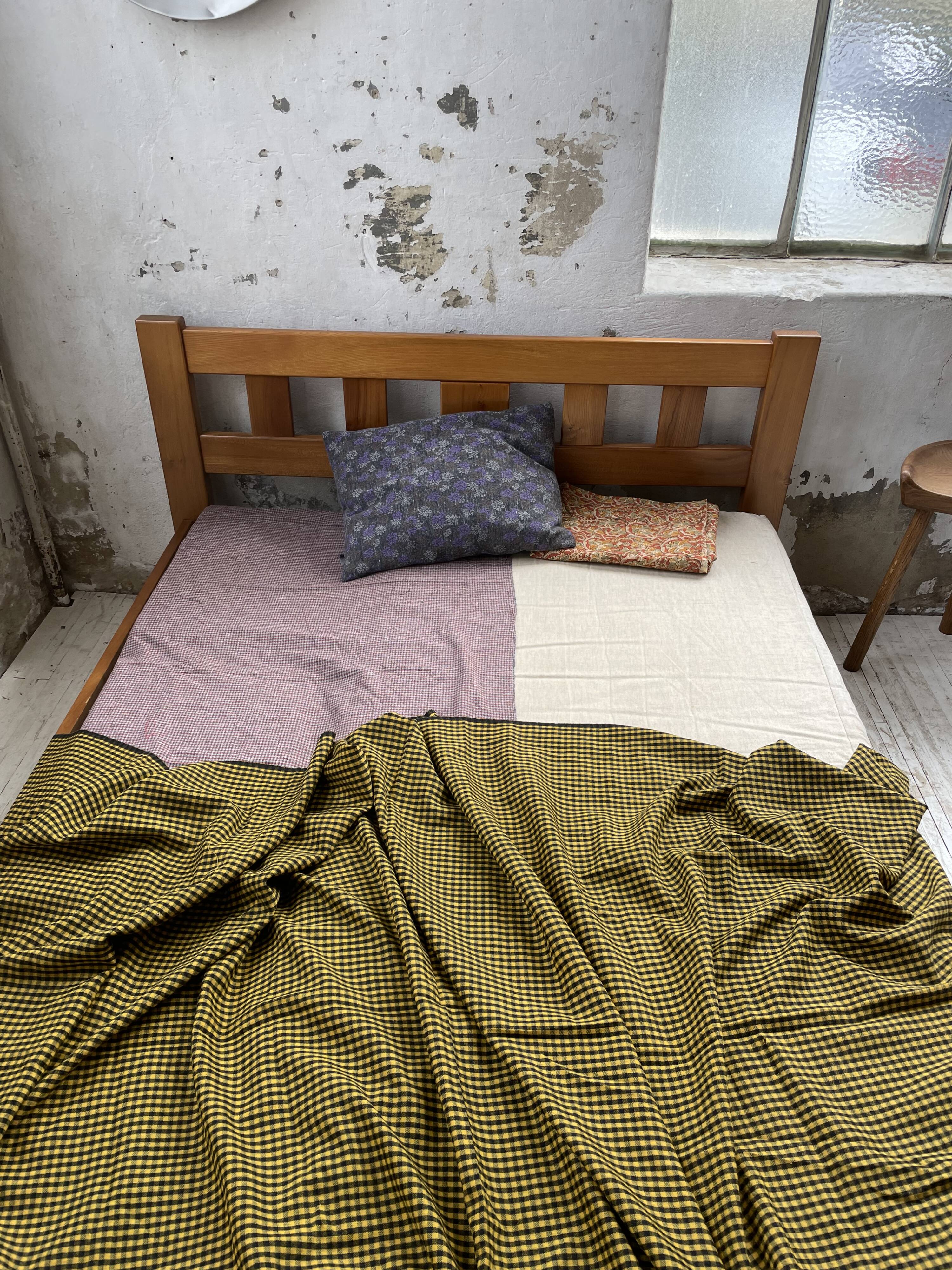 Maison Regain solid double bed 140 cm