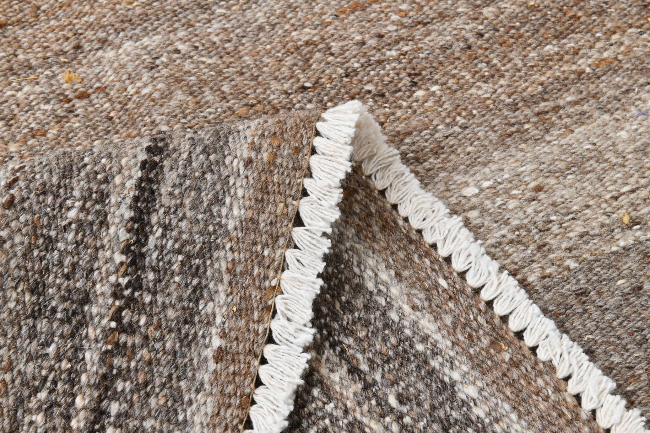 6x10 Brown and Beige Living Room Kilim Rug, 199x306Cm