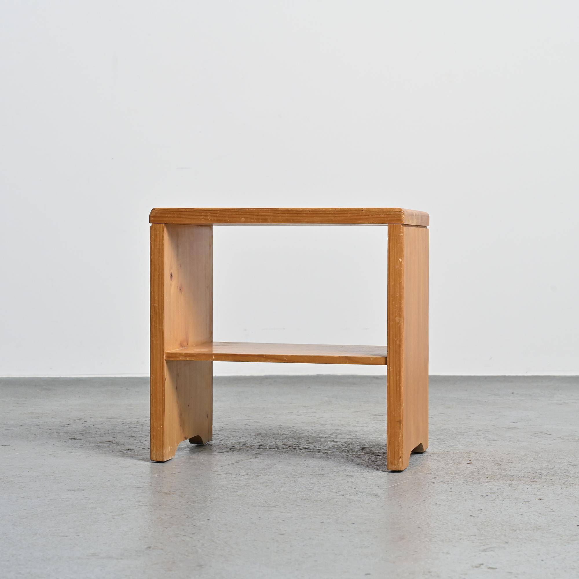 Pair of bedside tables from Arcs in solid pine, circa 1975.