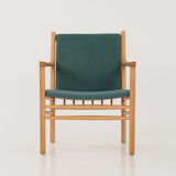 Armchair design J147 by Erik Ole Jørgensen of Tarm Stole & Møbelfabrik.