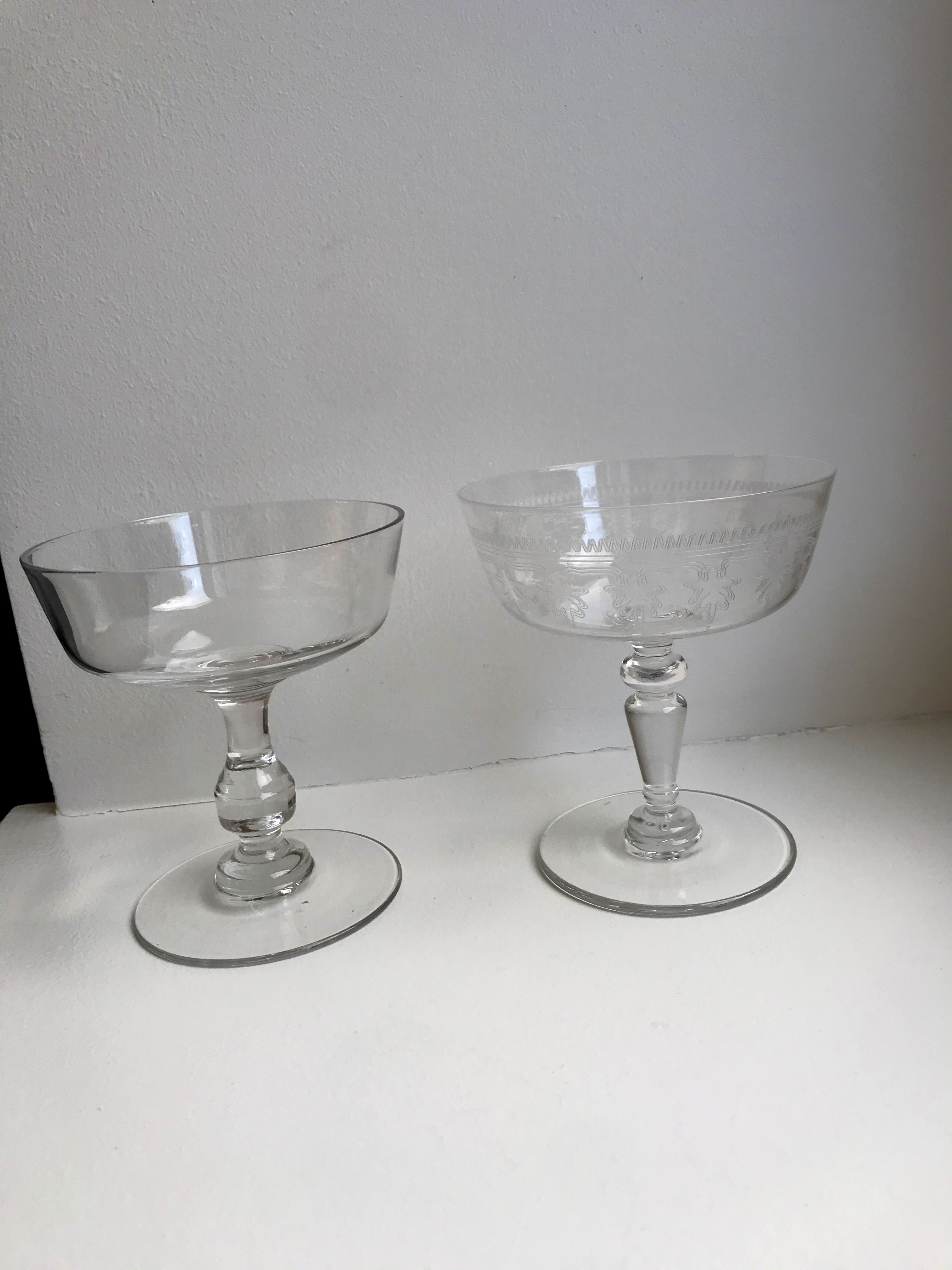 Set of 6 depicted art deco engraved crystal champagne glasses mismatched 50s