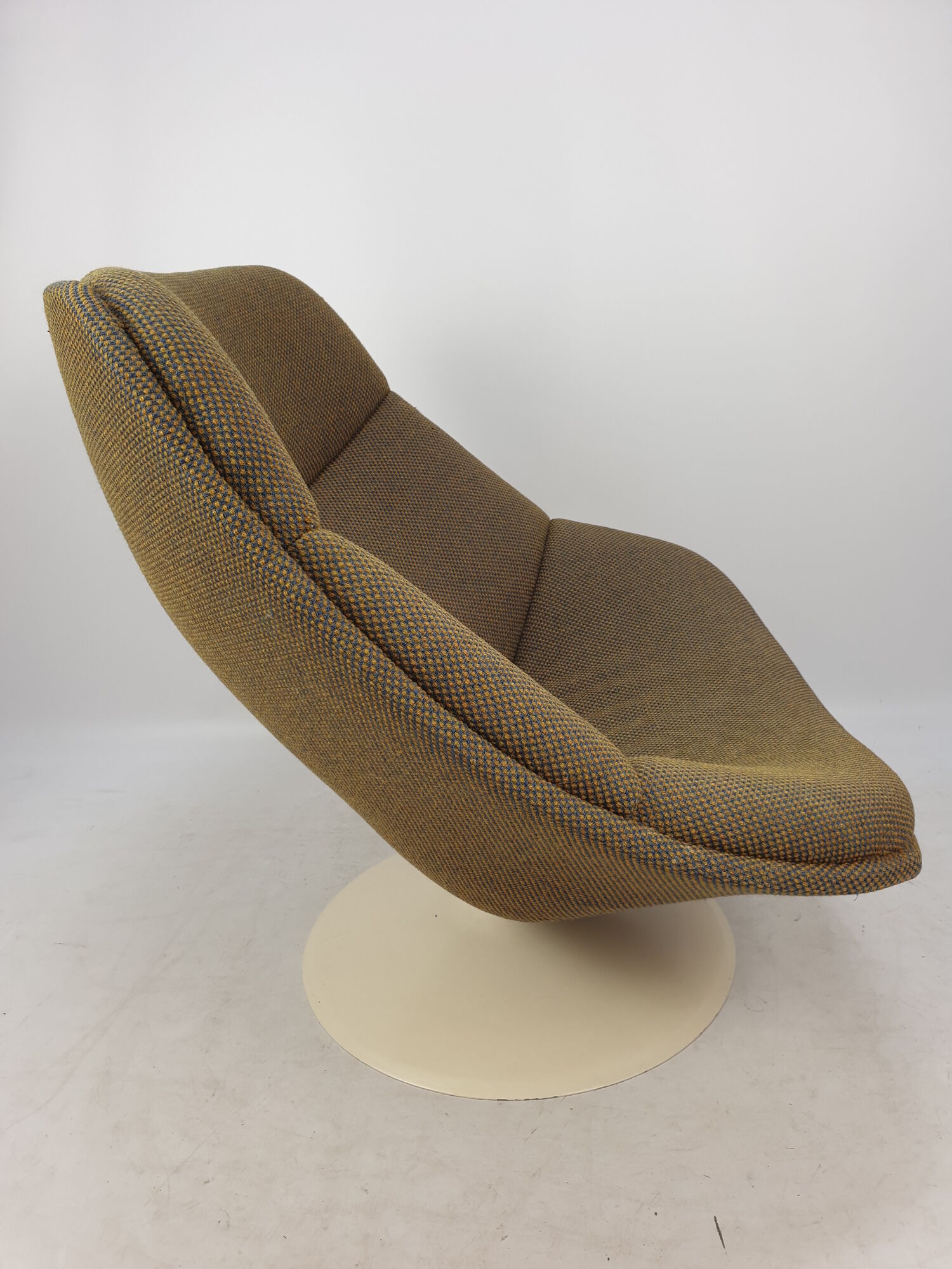 F557 Oyster lounge chair by Pierre Paulin for Artifort, 1960