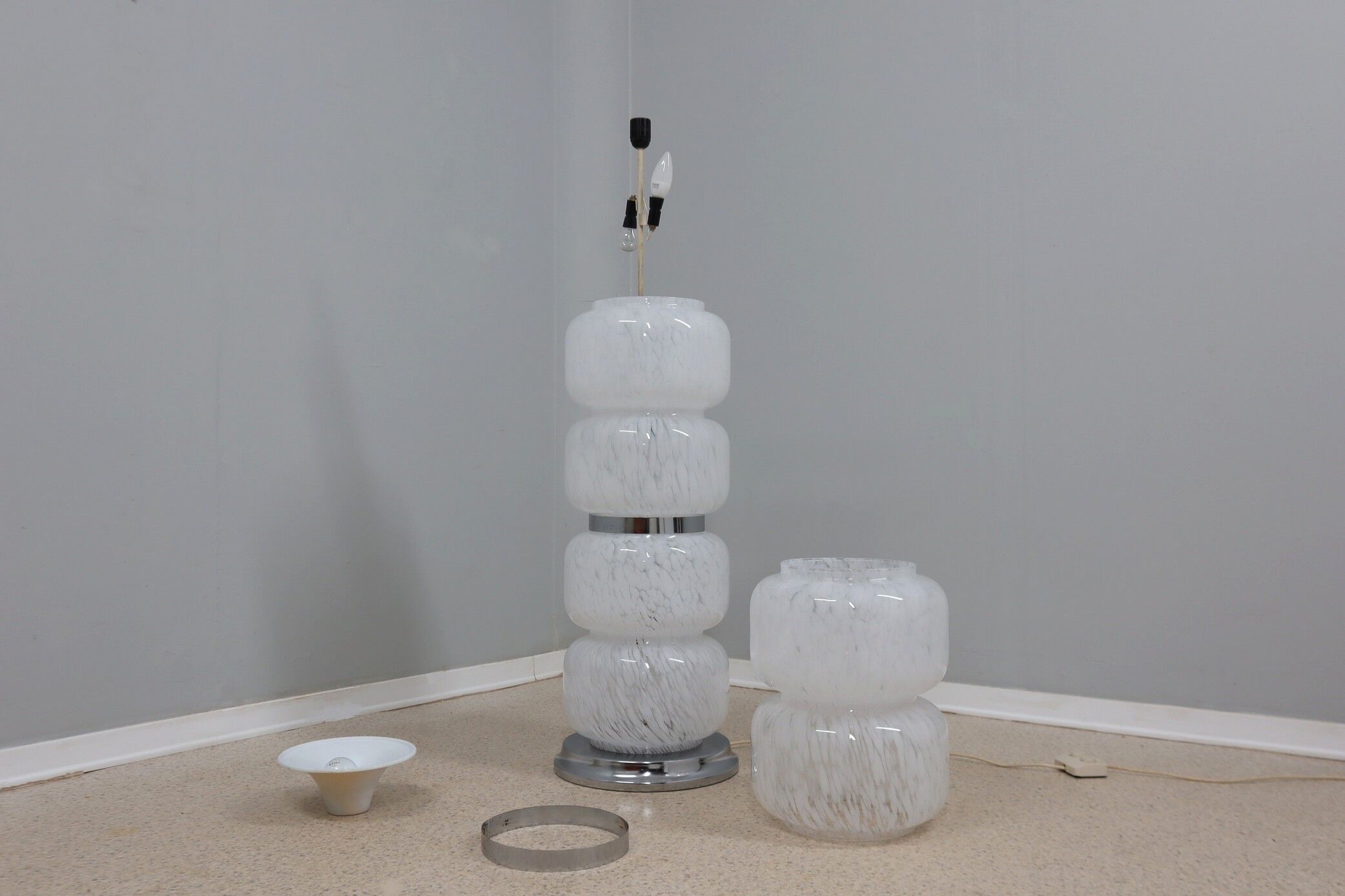 Murano glass floor lamp AV MAzzega 1960s