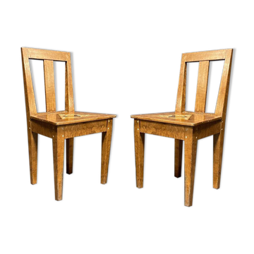 Set of 2 painted Swedish chairs