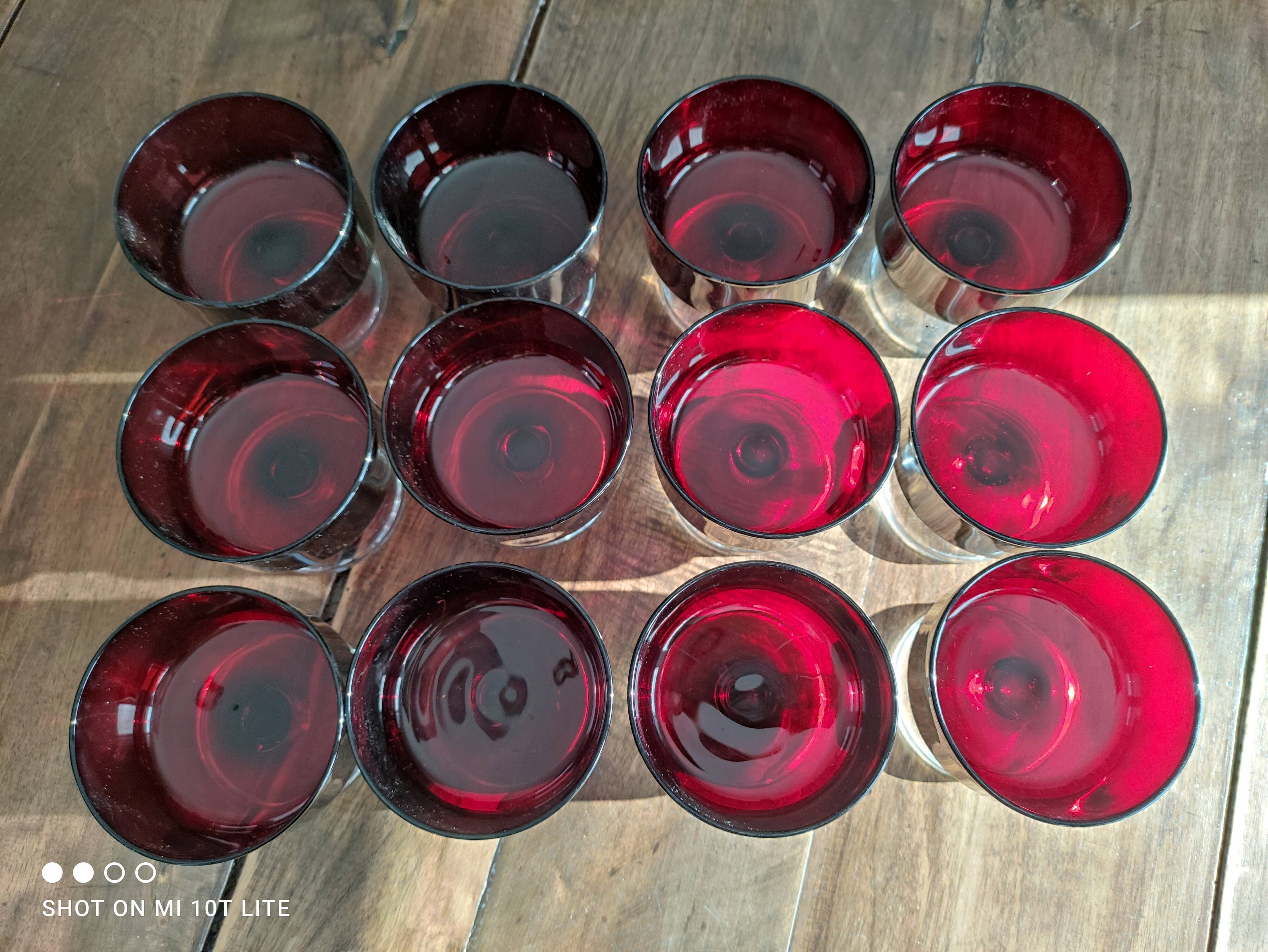 Lot de 12 coupes à champagne Luminarc modèle Suède rouge