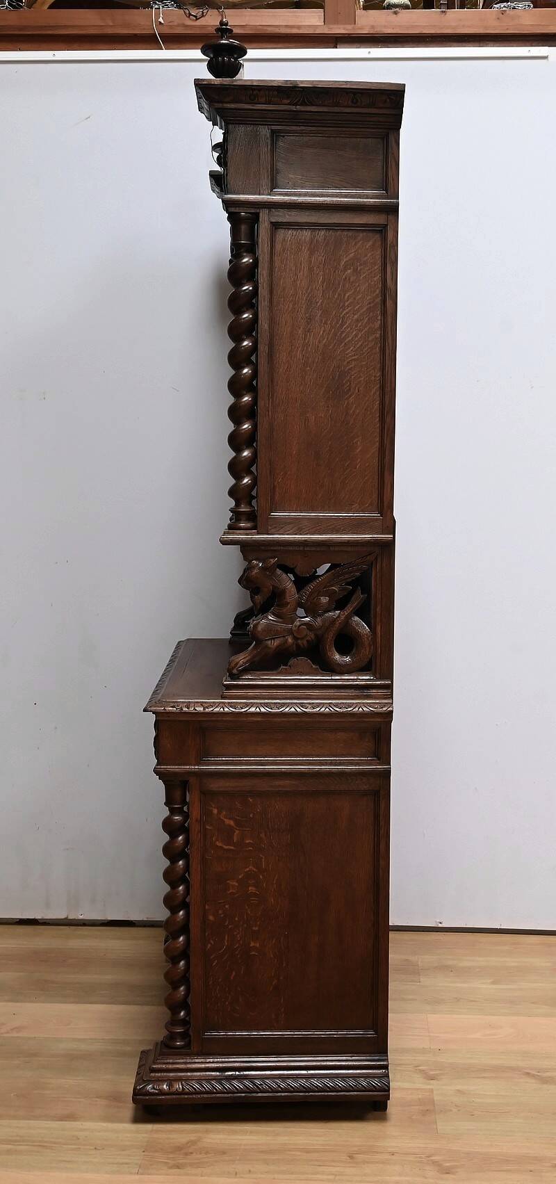 Narrow Oak Display Cabinet, Louis XIII style – Late 19th century