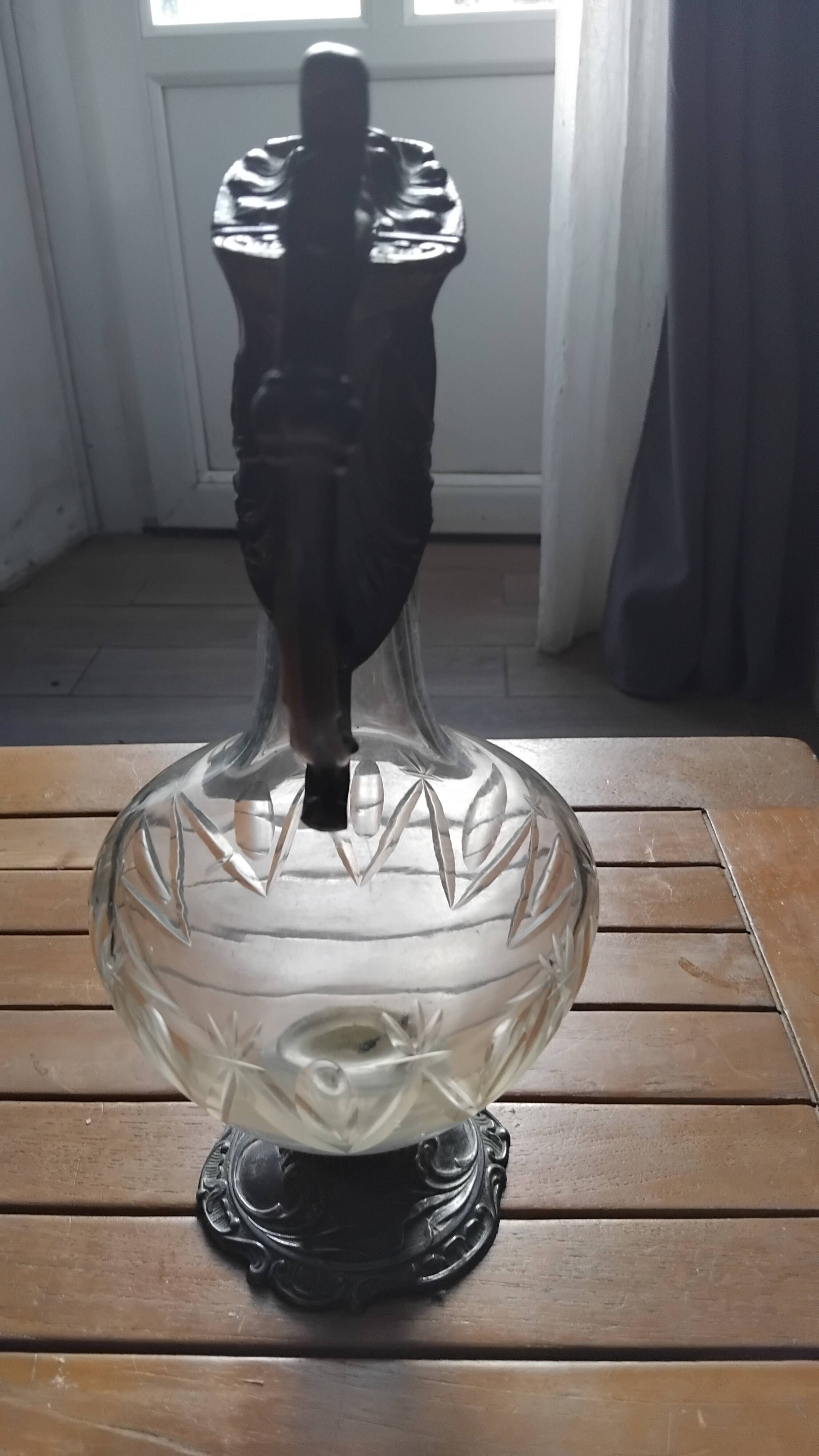 Carafe aiguière très ancienne ciselée et étain