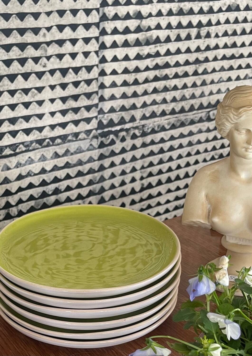 6 glazed ceramic dessert plates