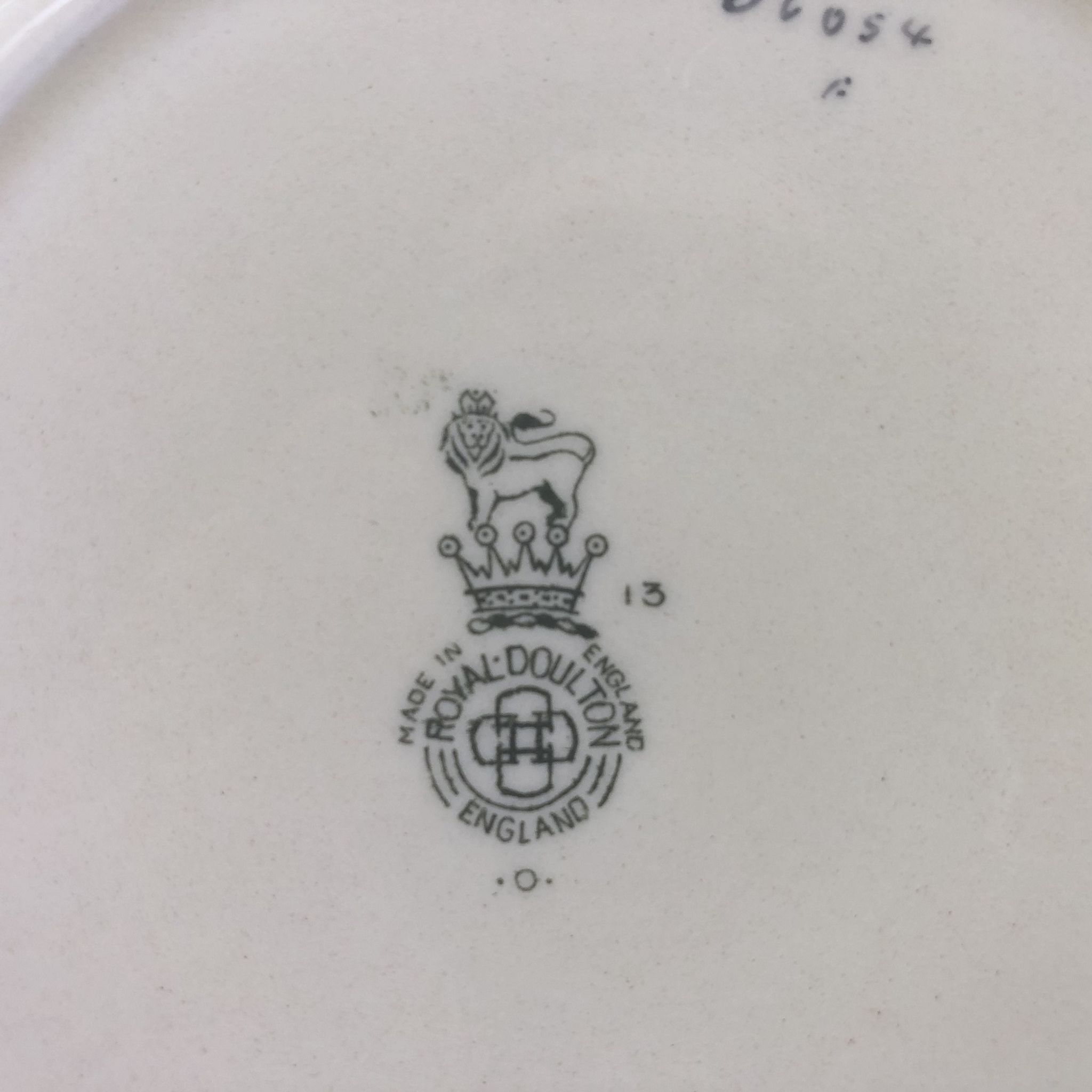 Series of 6 mismatched dessert plates (Salins/Royal Doulton)