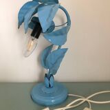 Ancienne lampe en forme plante en métal émaillé bleu