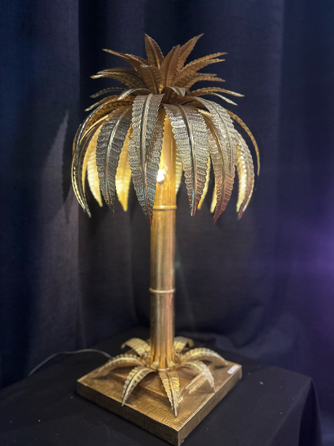 Palm lamp