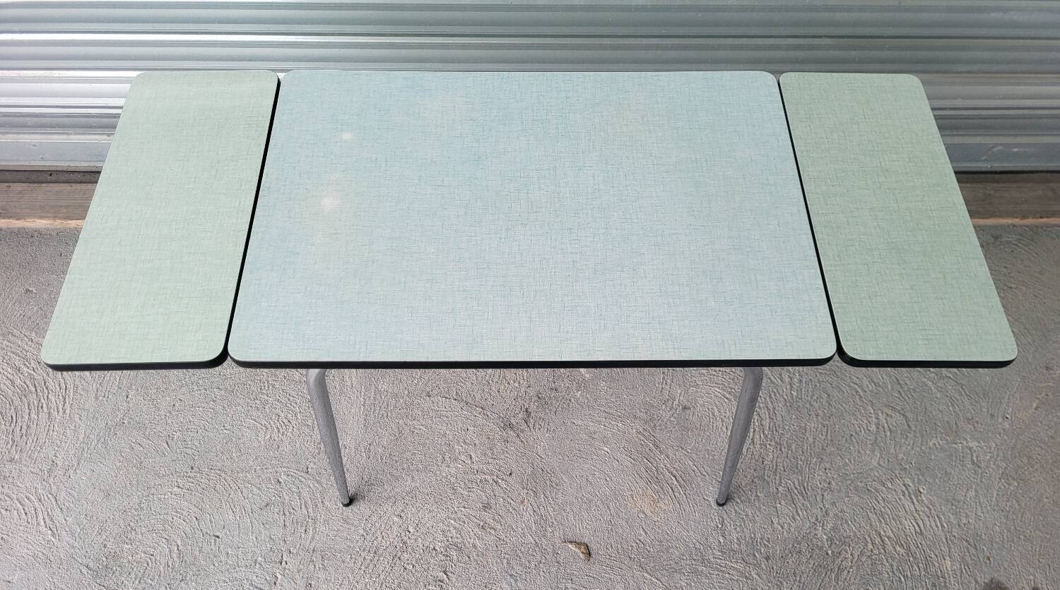 Authentique ensemble repas table 4 chaises en formica Vintage