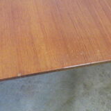 Mahogany round table with 4 extensions from the 1950s