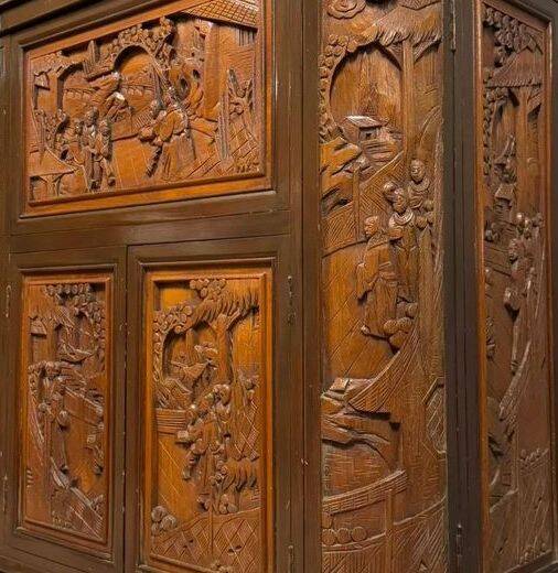 Meuble bar chinois sculpté en bois – XXe siècle