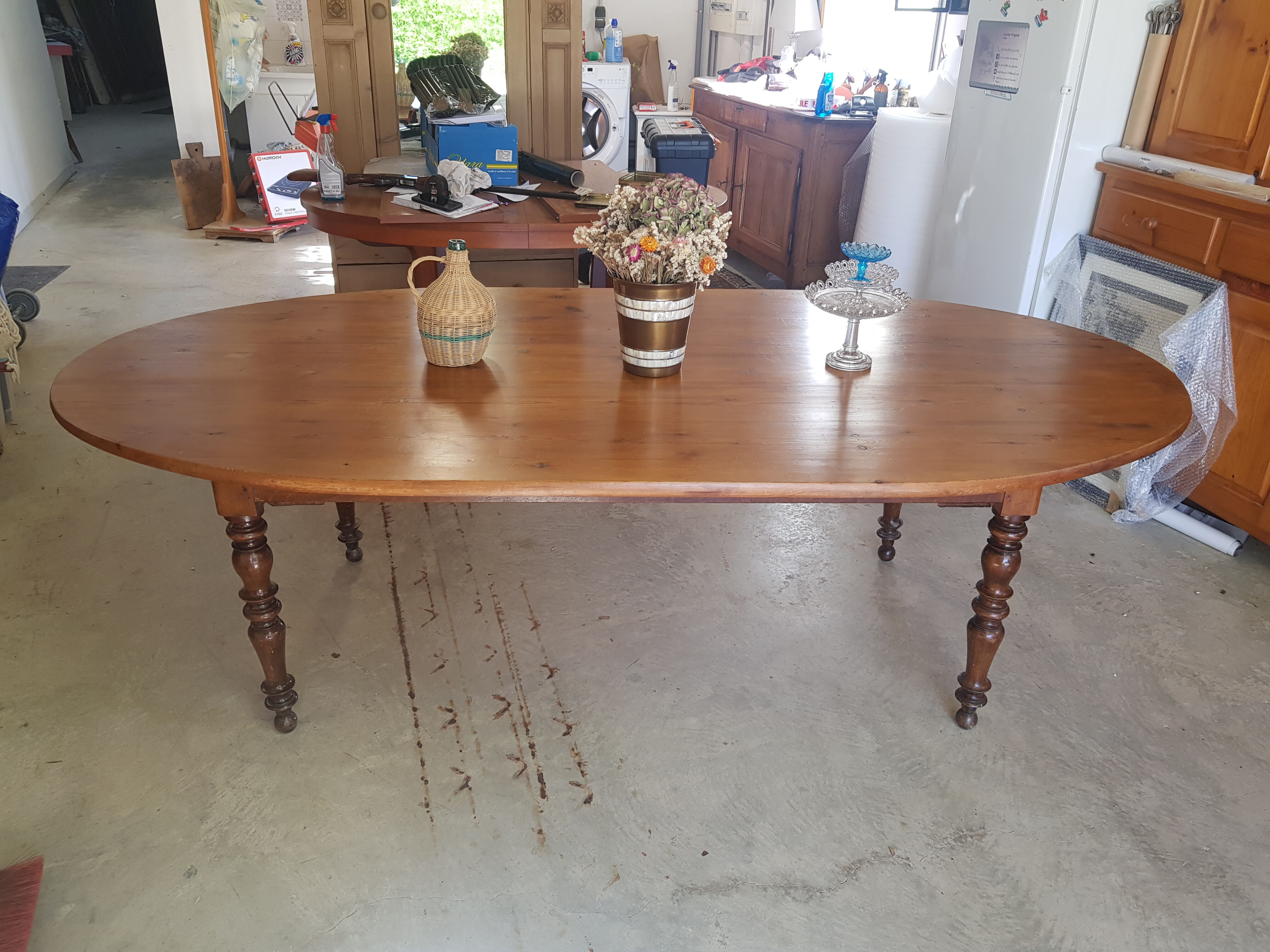 Oval farm table