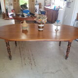 Oval farm table