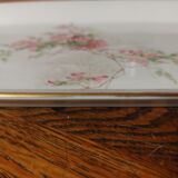 Cake tray, porcelain cake and gold.