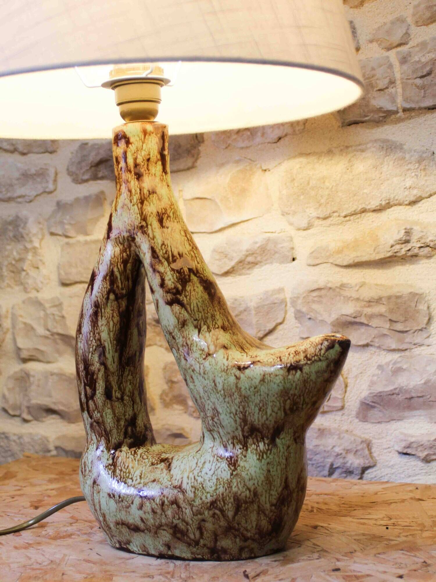 Ceramic lamp base