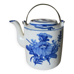 Ancienne theiere en porcelaine - blanc