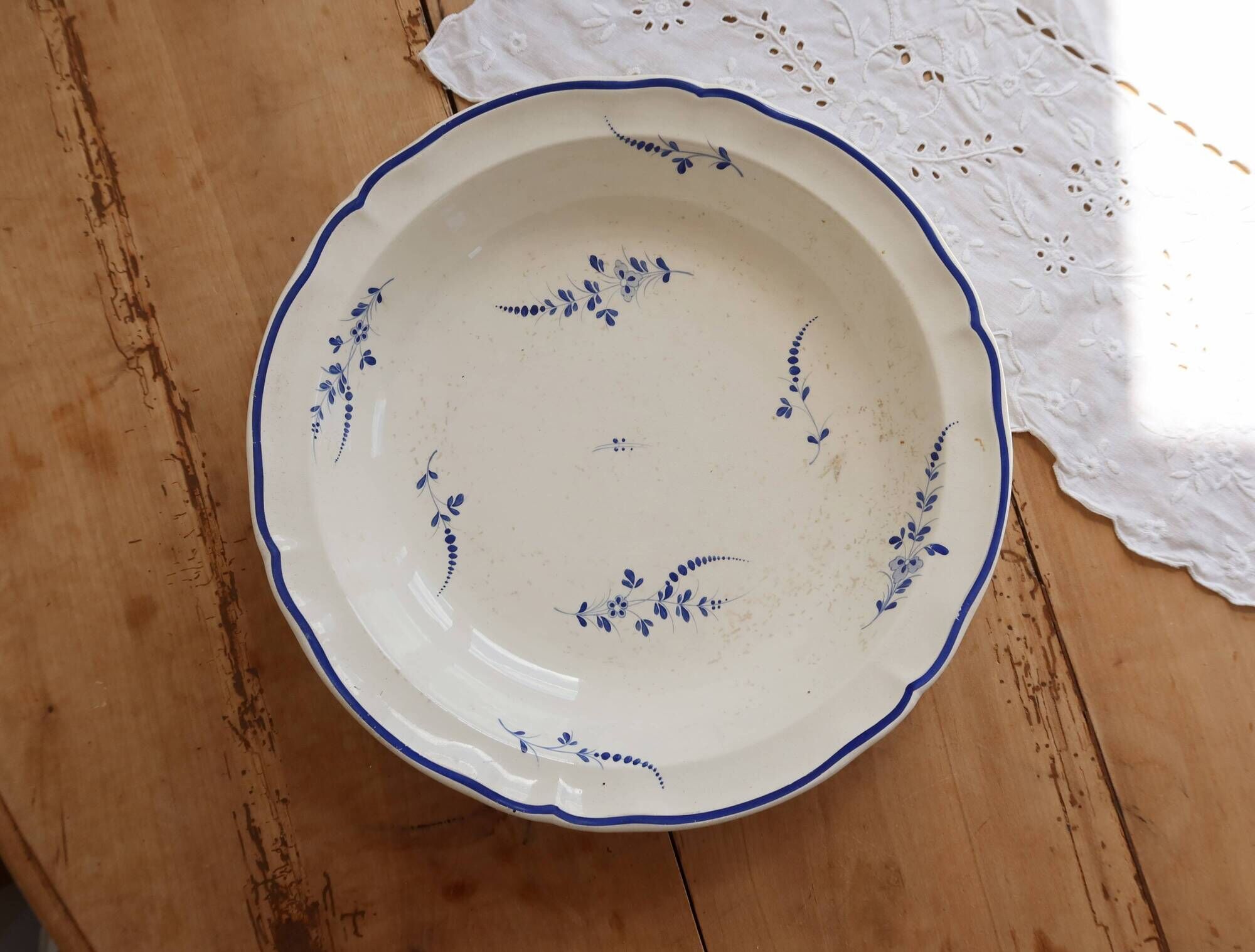 Vintage Lunéville K&G ivory earthenware shallow dish - Blue floral decoration