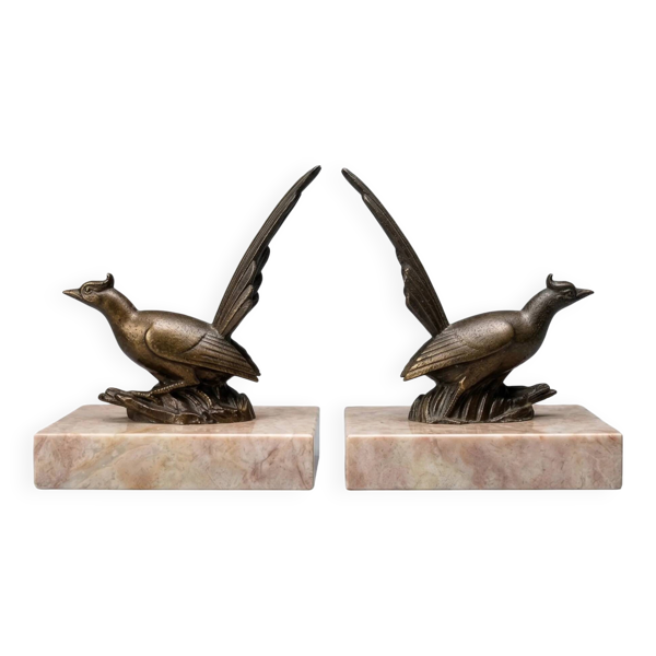 Paire de serre-livres Art Déco aux oiseaux – régule patiné et marbre rose