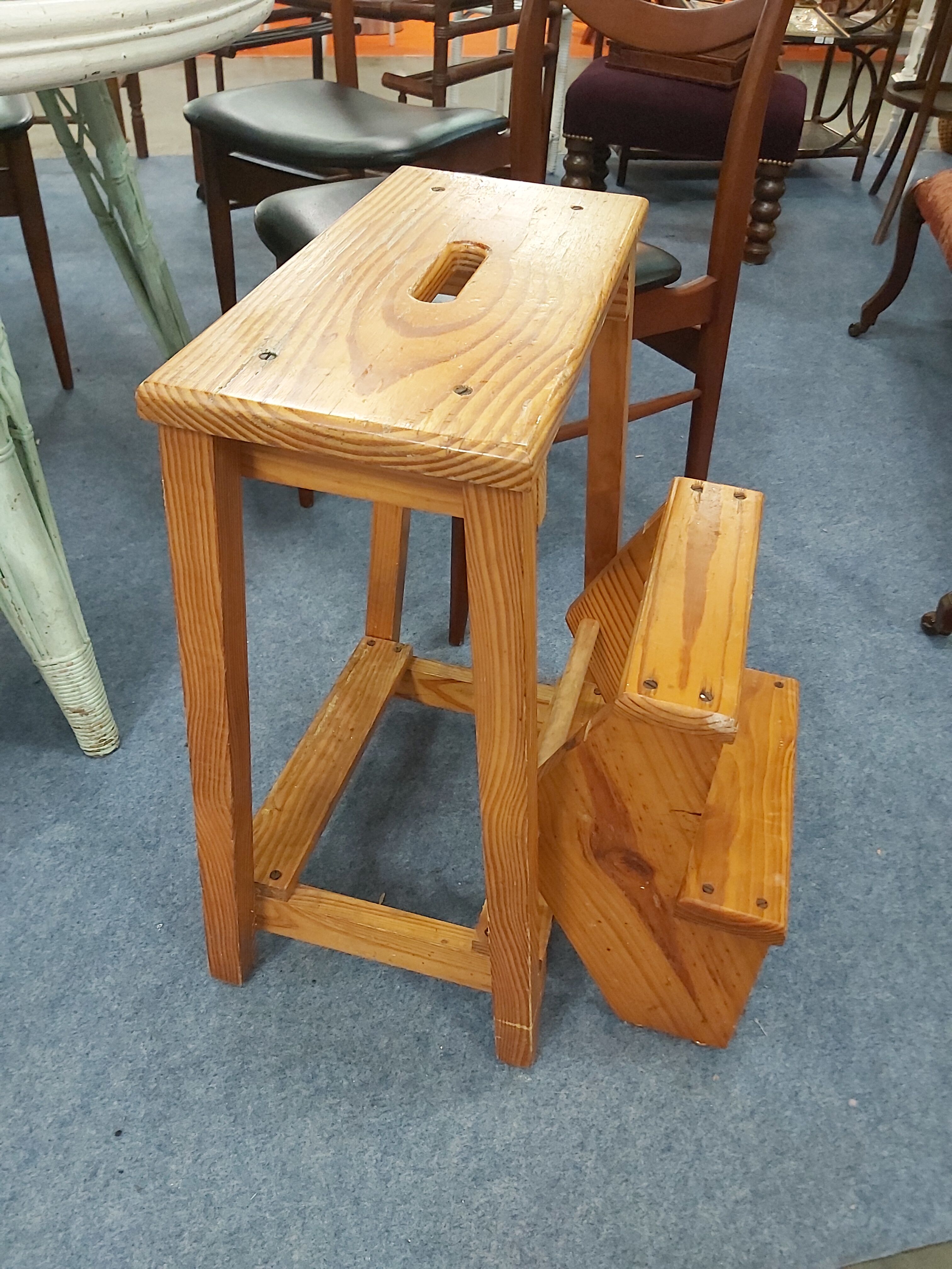 Pine stepladder stool