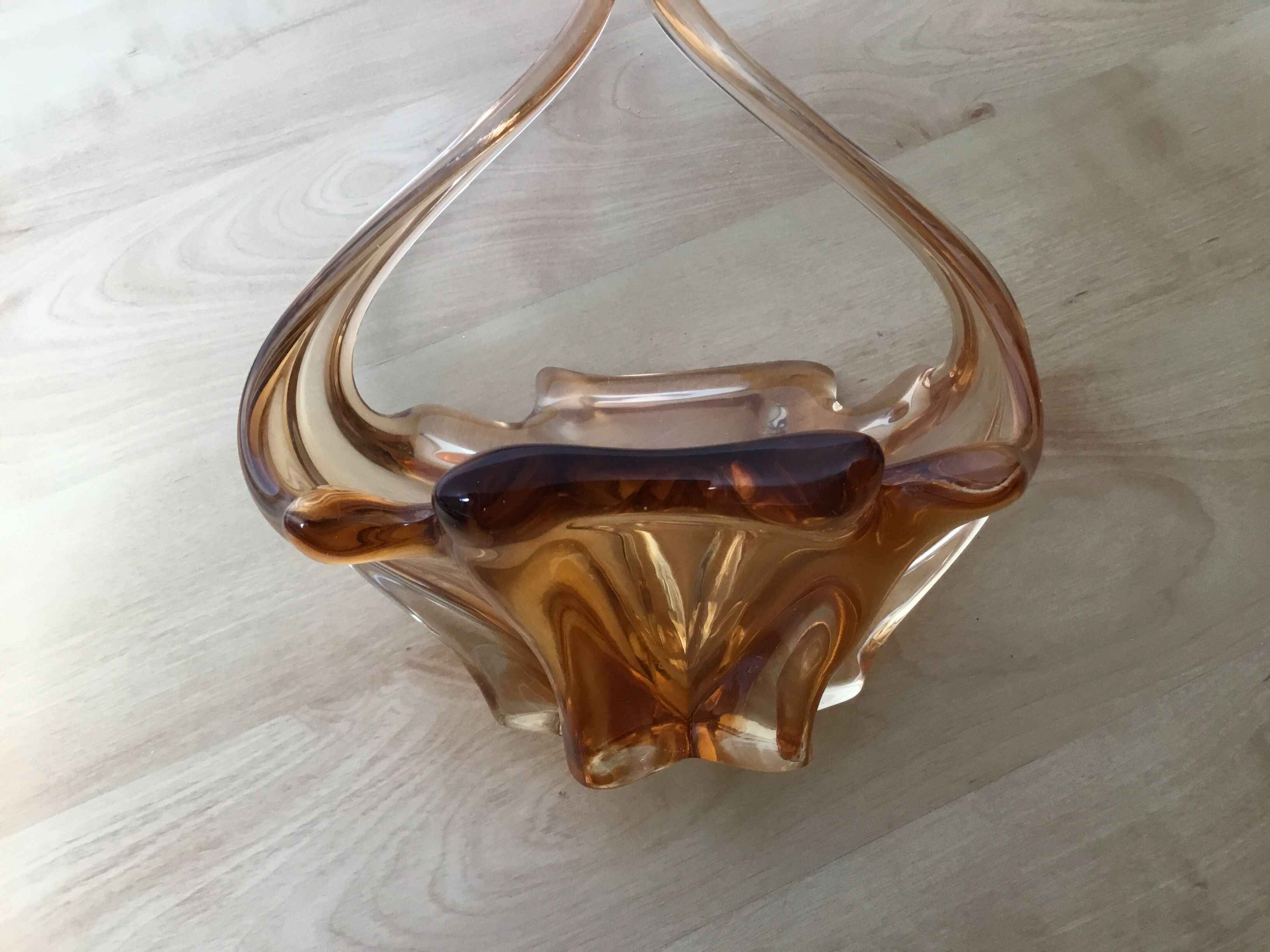 Light brown glass cut