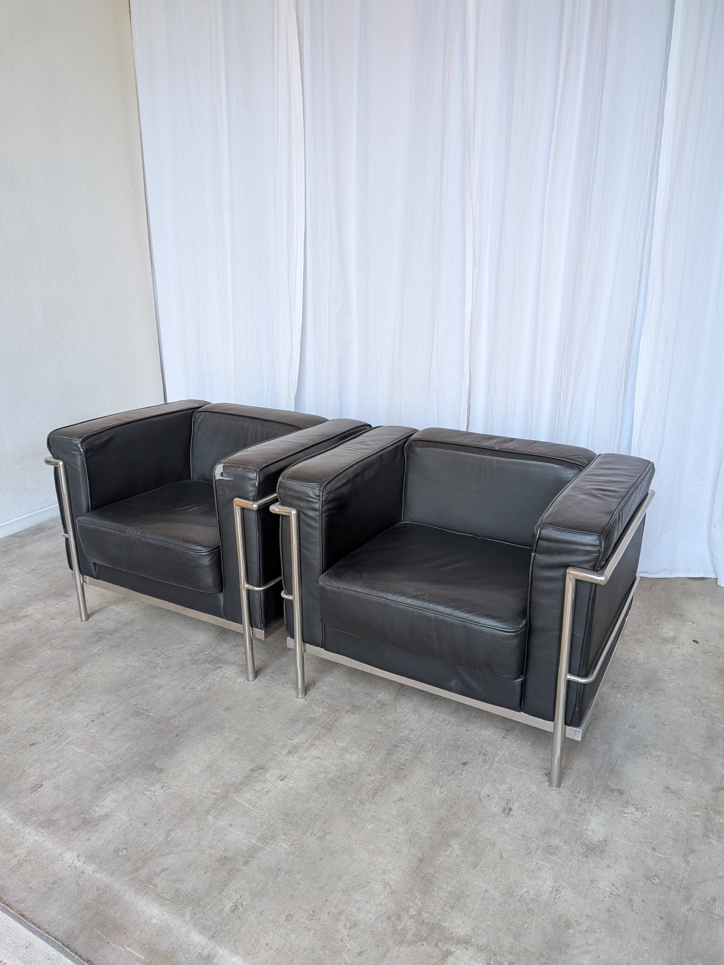 Set of 2 Mid-century Black Leather Lounge Chairs / Italian Design Armchairs