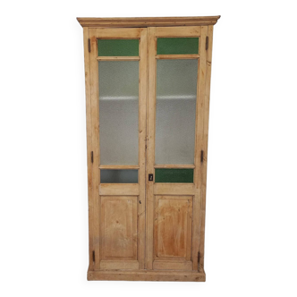 Armoire parisienne vitrée