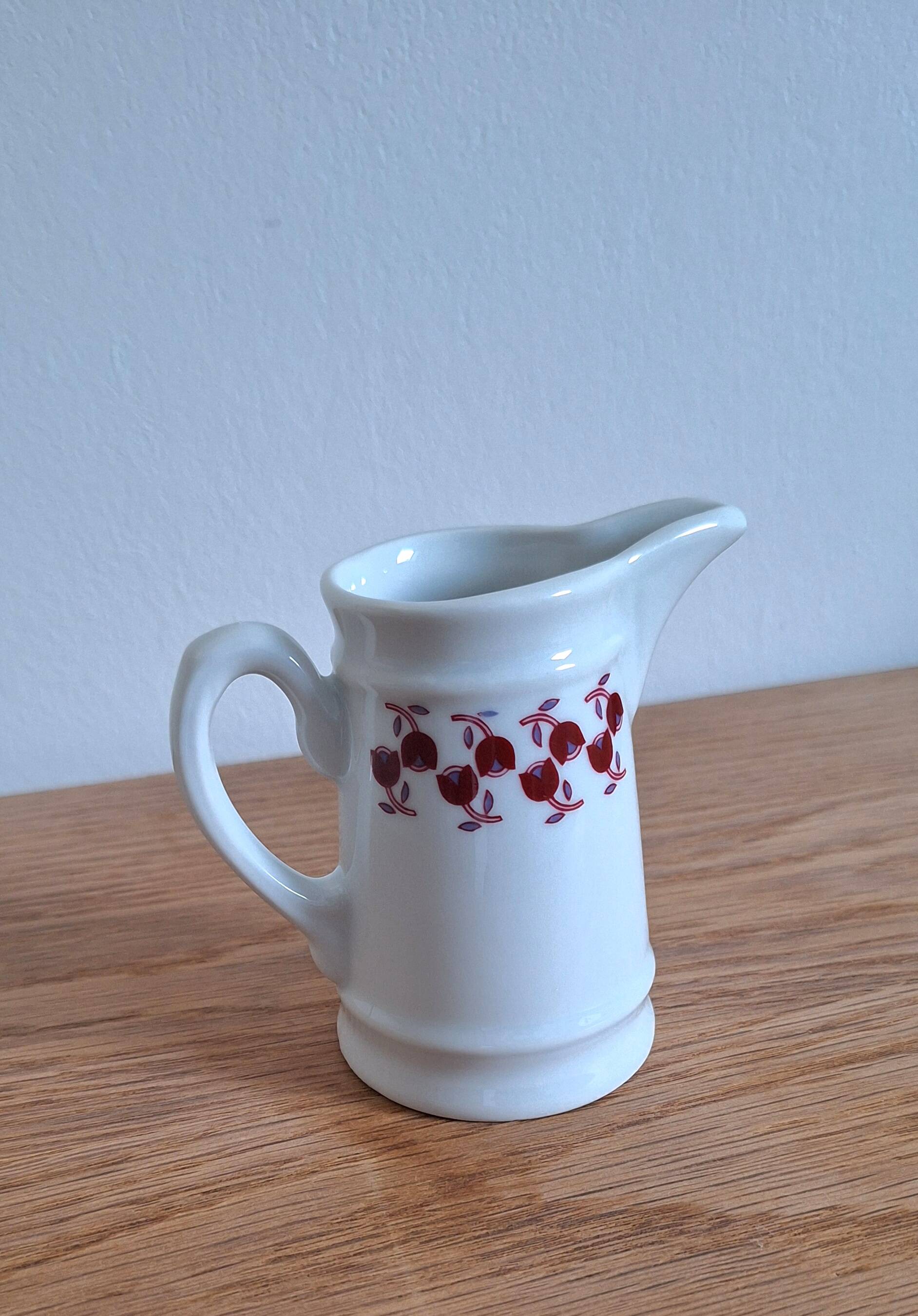 Deshoulières porcelain milk jug