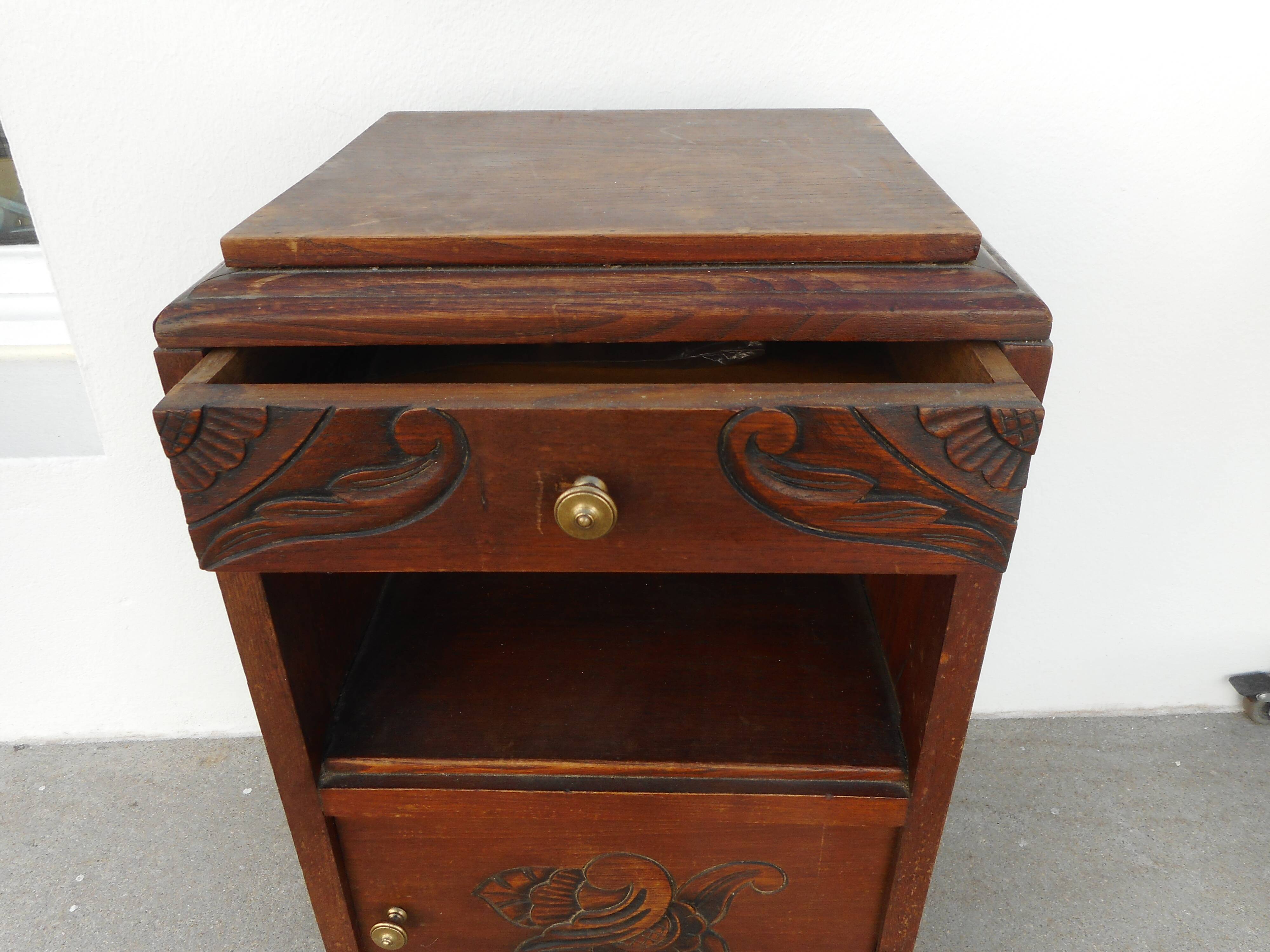 Wooden bedside table from the 20s_25