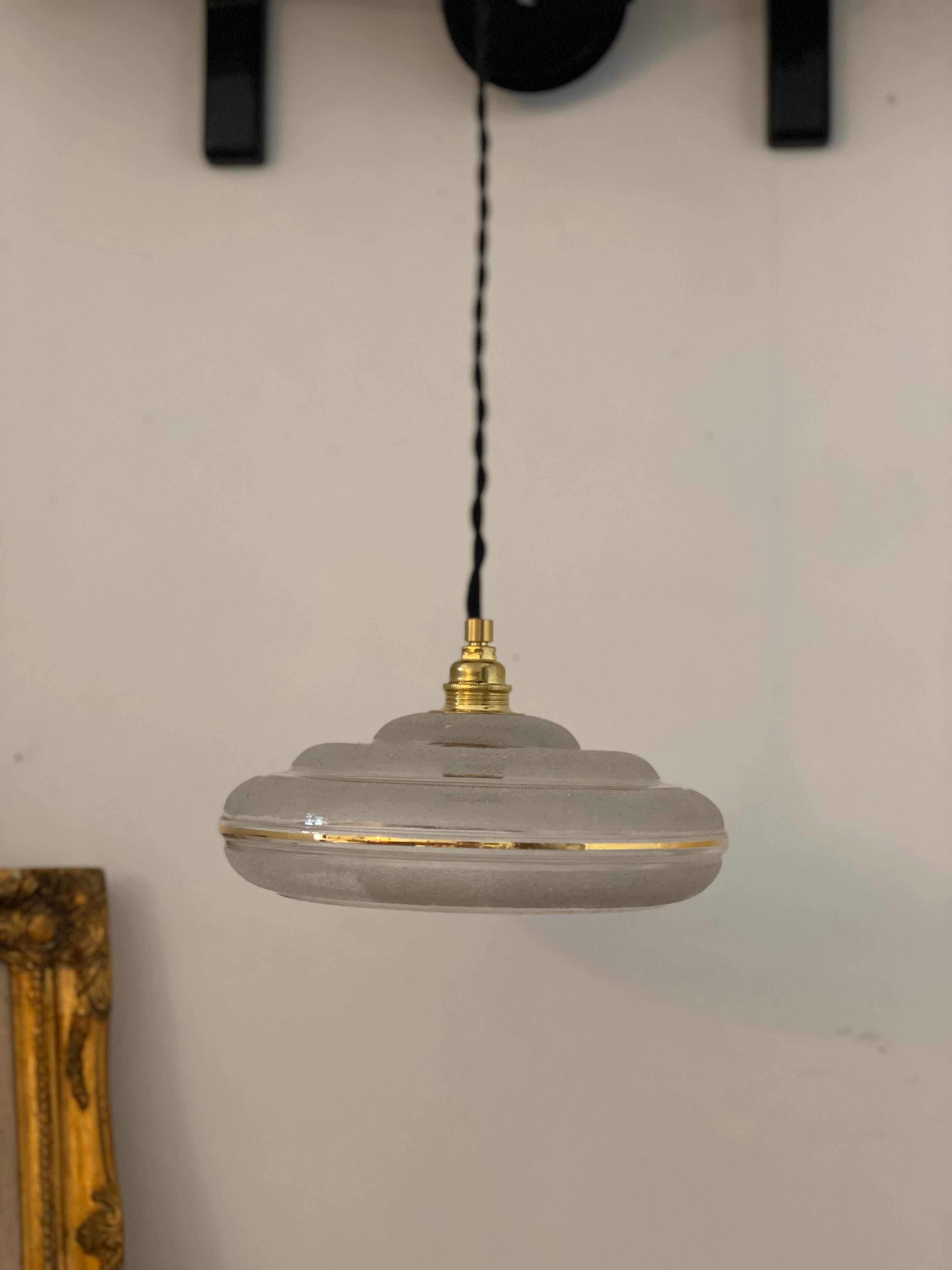 Vintage globe suspension