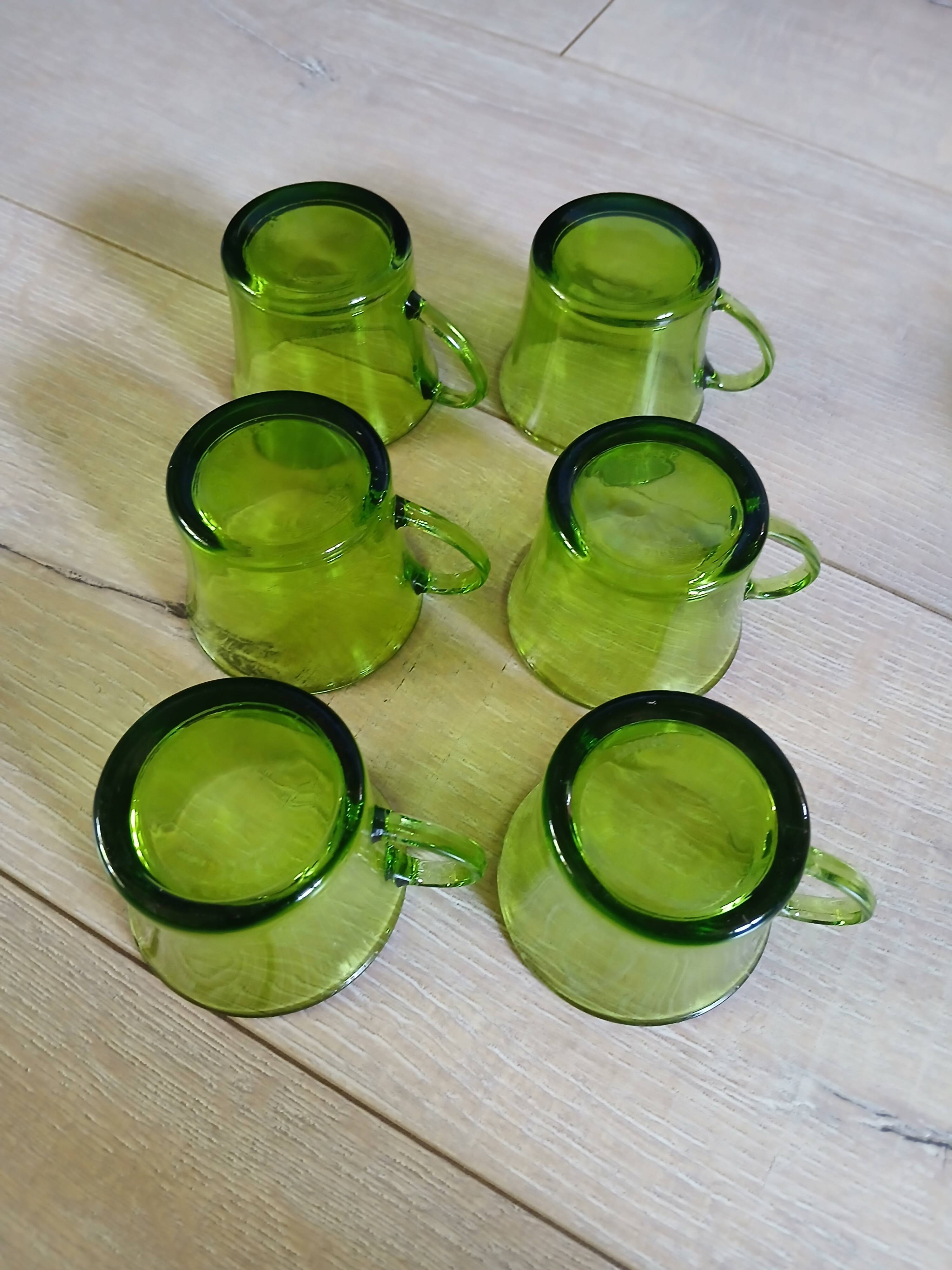 6 antique Duralex coffee cups