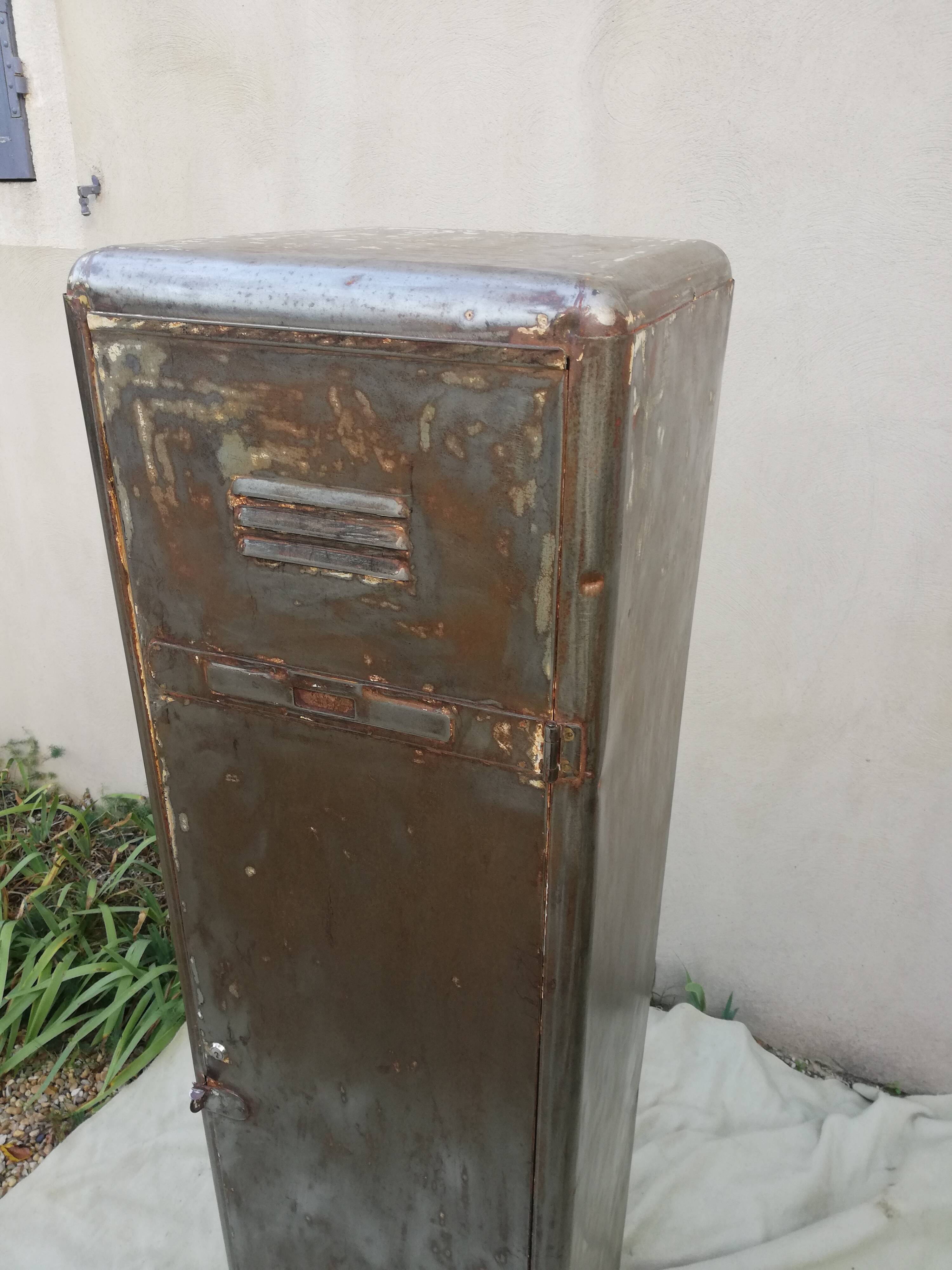 Iron factory cloakroom