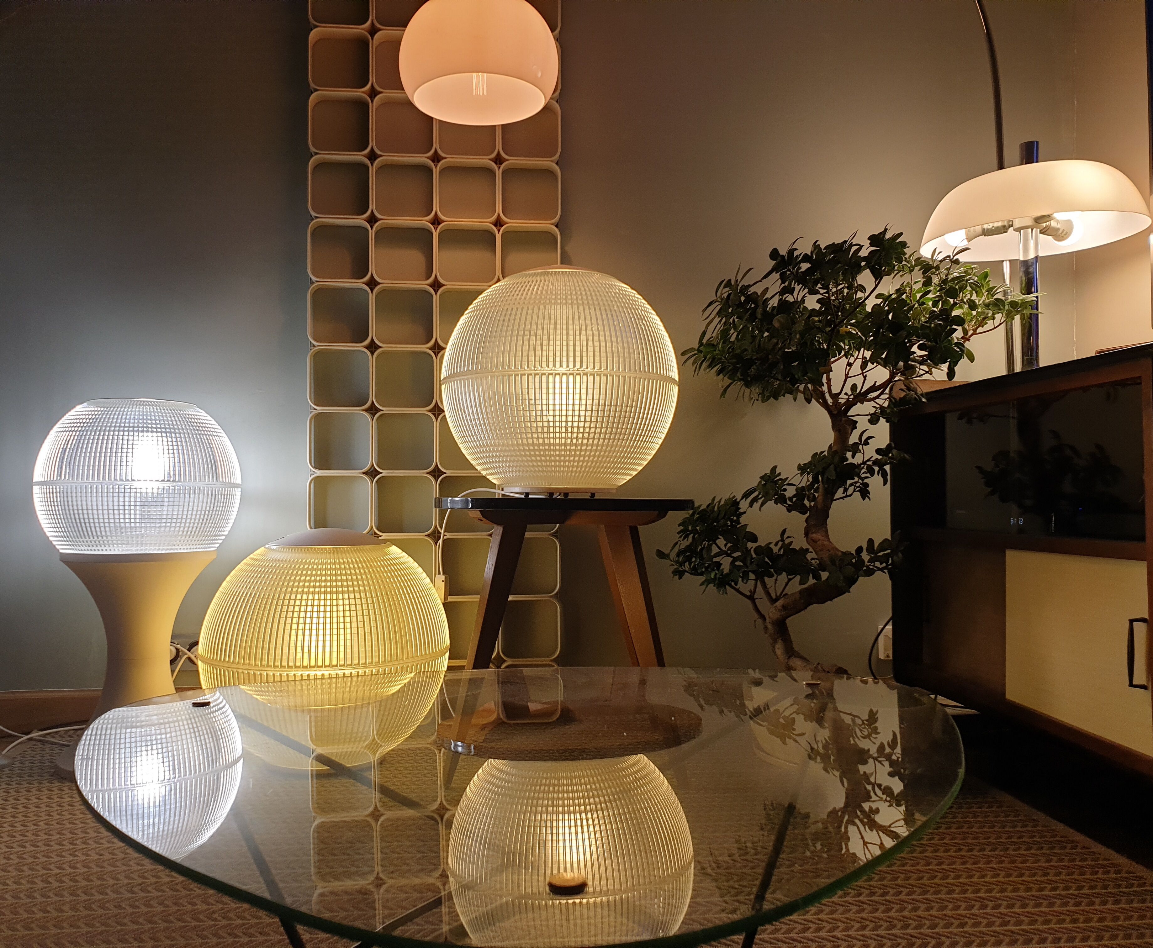 Parisian street lamp globle holophane 1970