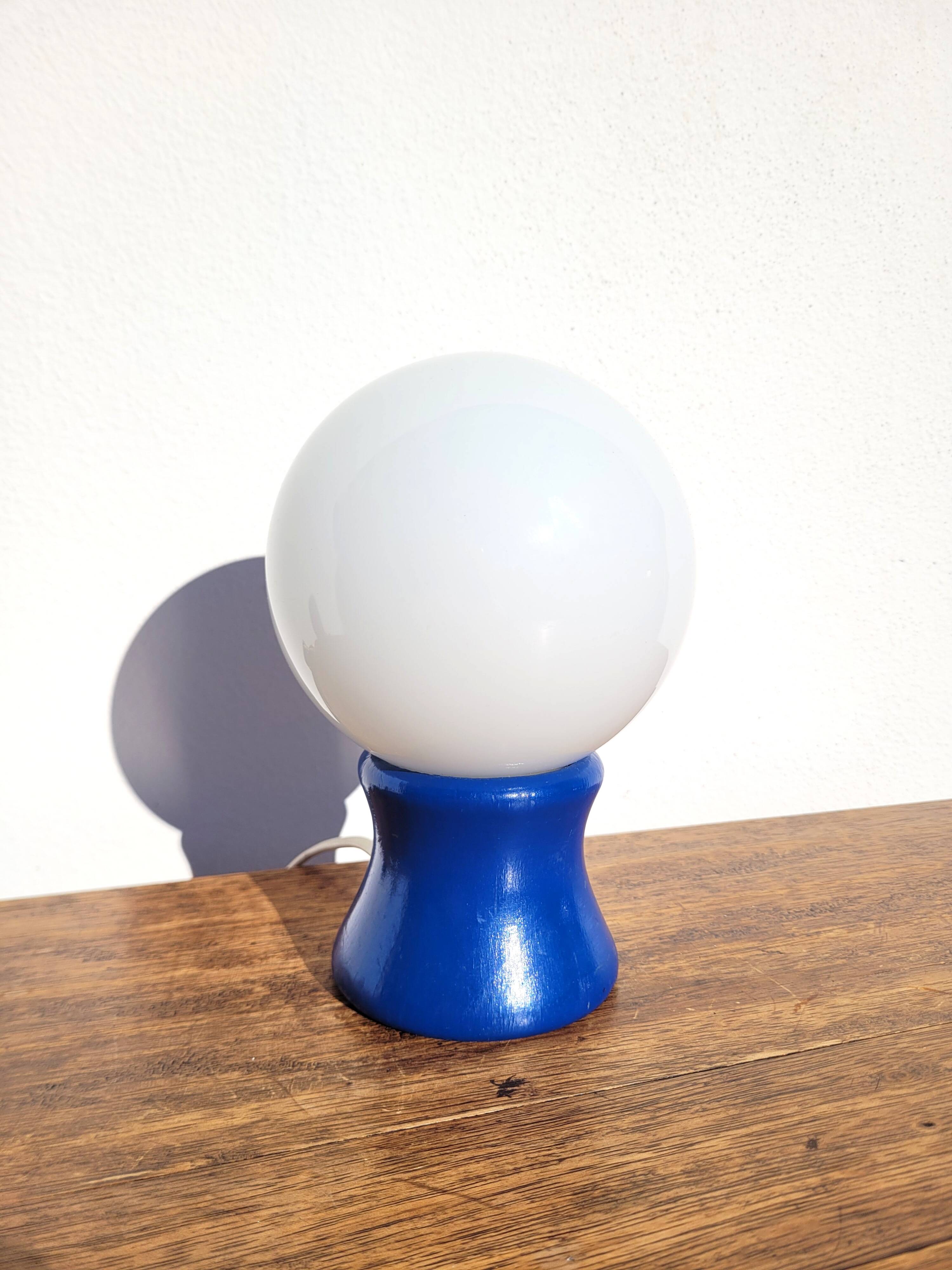 Small vintage blue diabolo foot lamp