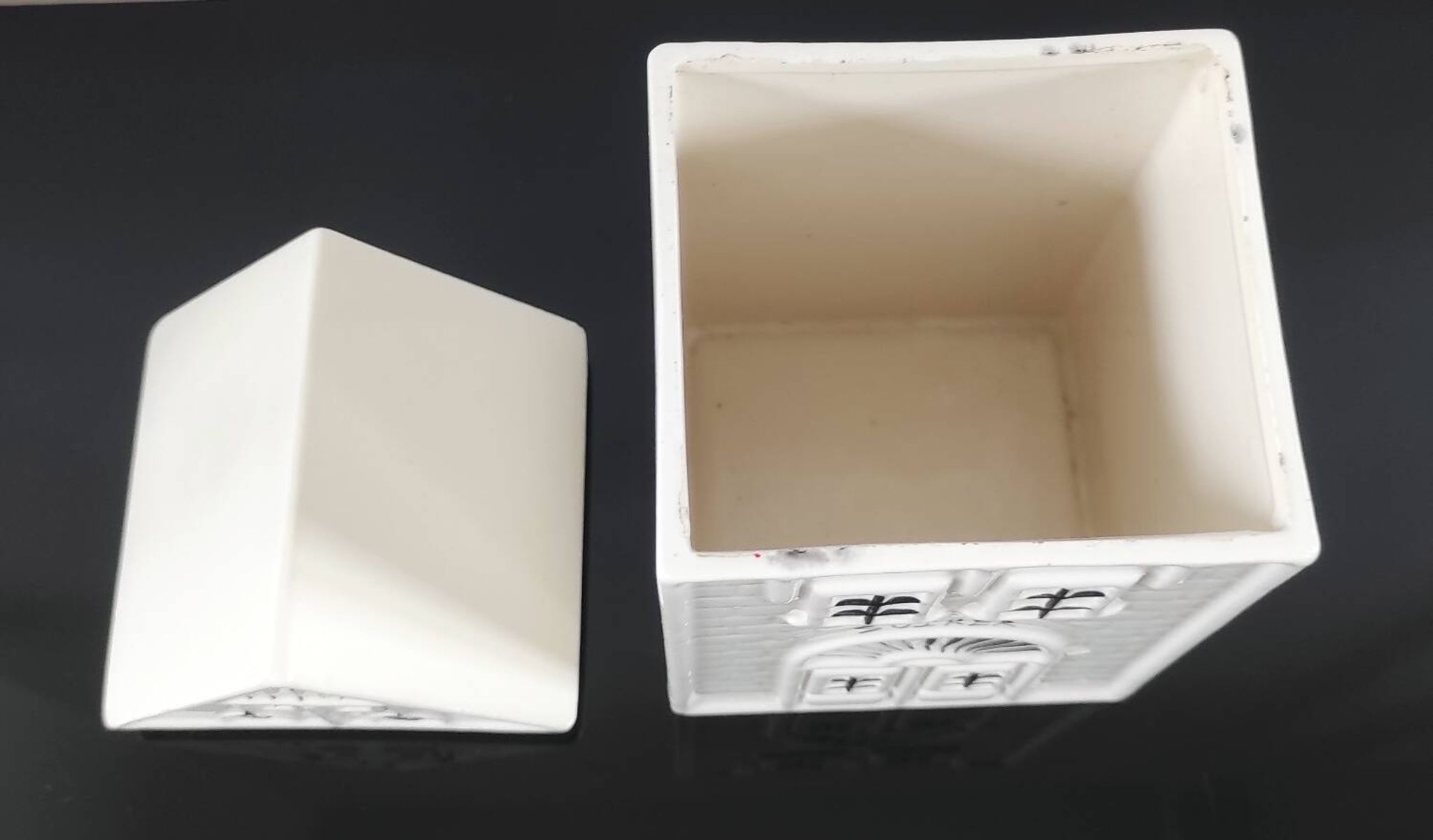 Vintage ceramic sugar box "Suiker"