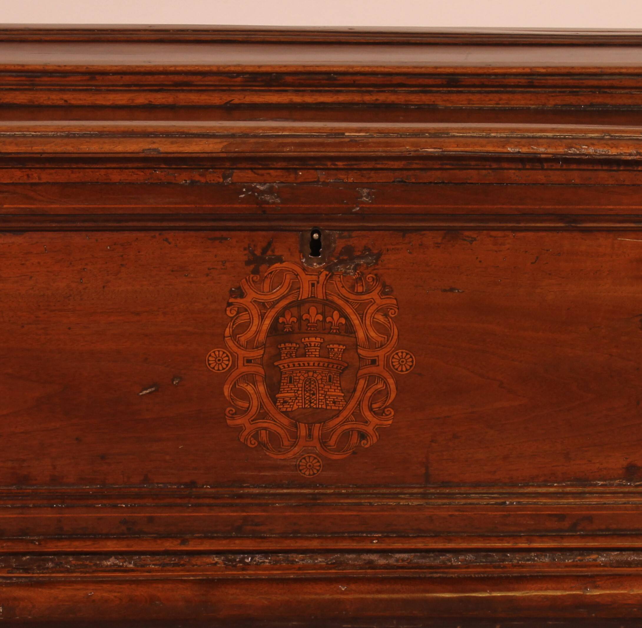 Italian Renaissance Cassone or Wedding Chest in Walnut - 16th Century