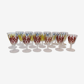 18 x Vintage Wine Glasses