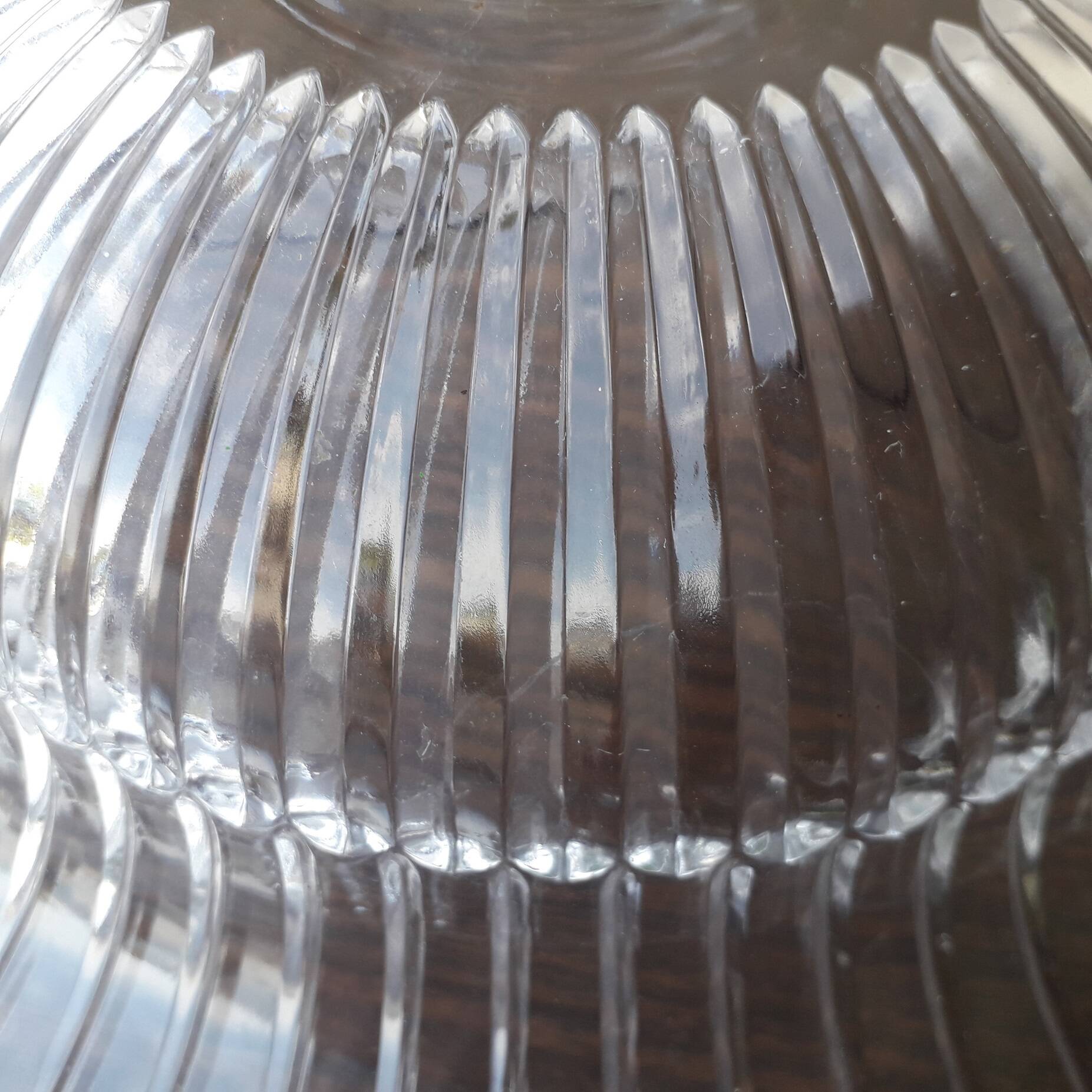 Glass fruit bowl