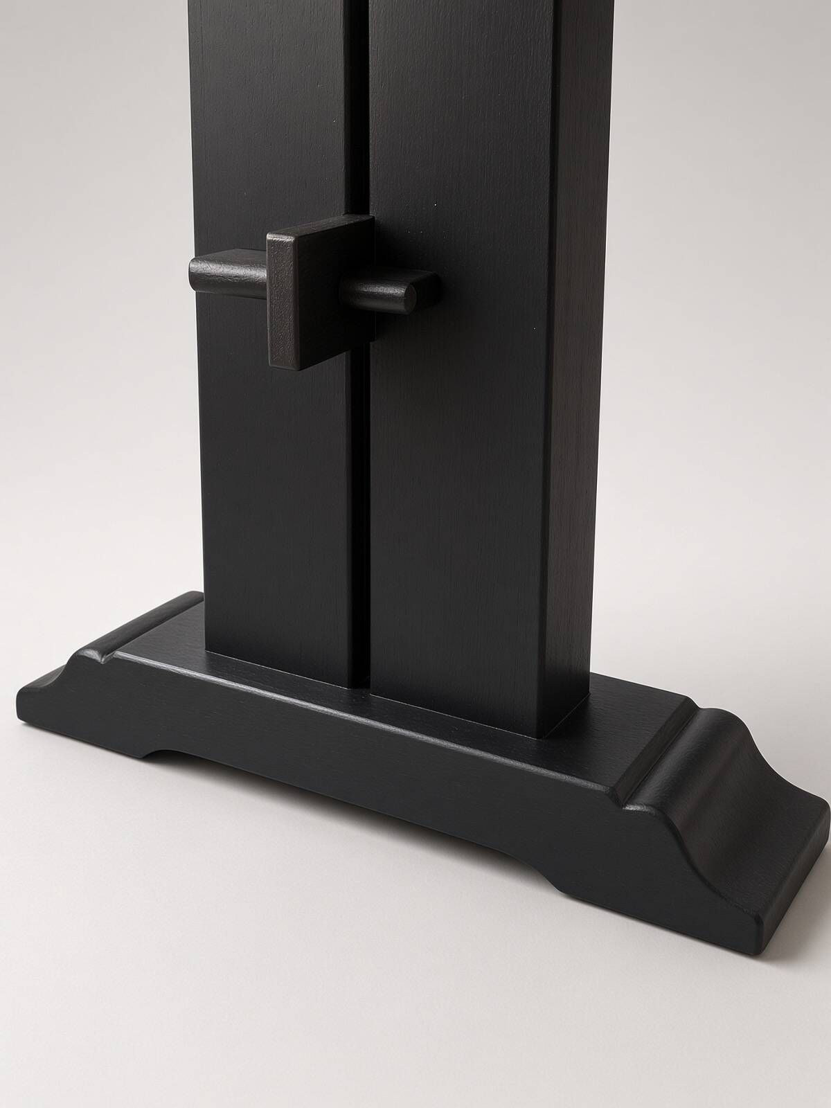 Wooden table with a black patina and two extensions – 180 to 260 cm
