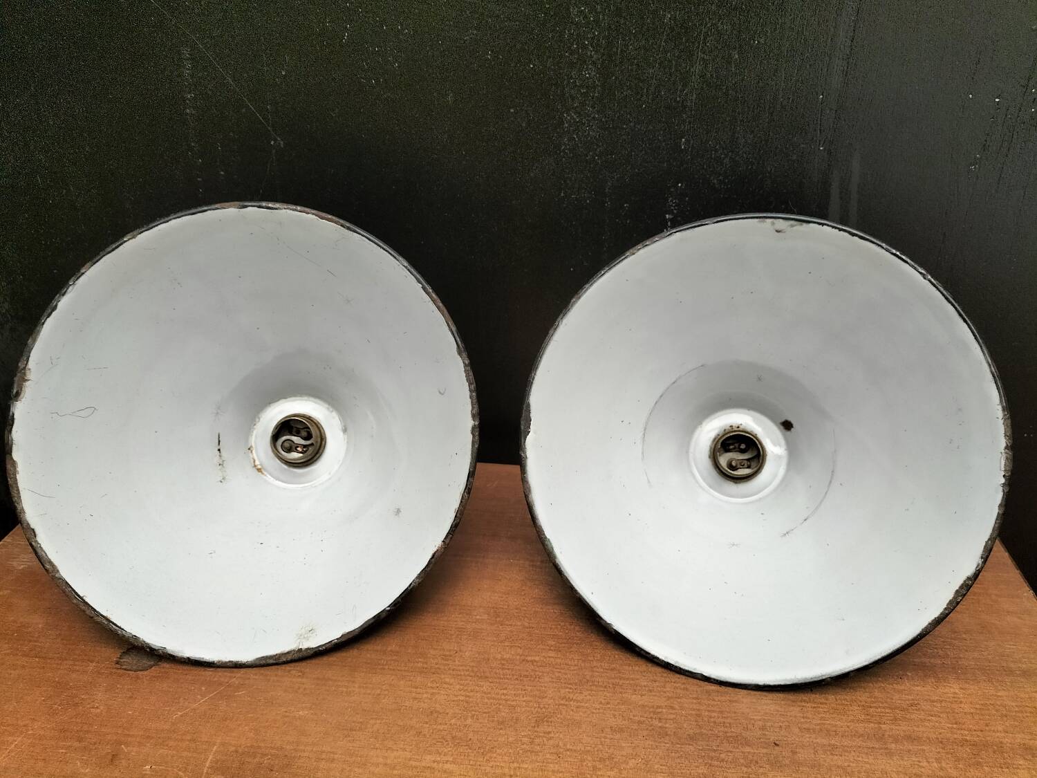 Enamelled cone suspensions