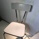 Duo de chaises en formica