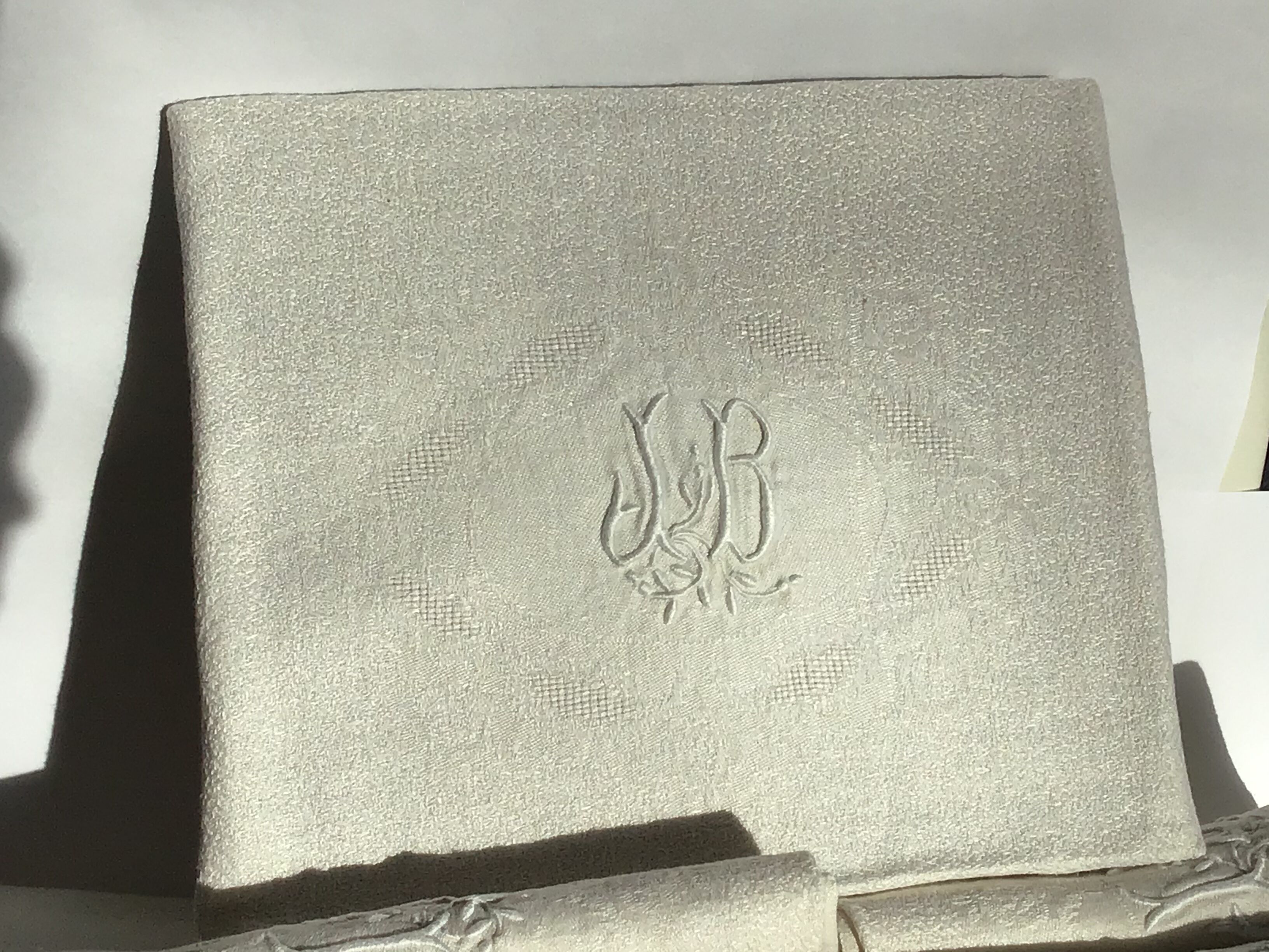 12 New Damask JB towels 60X70cm