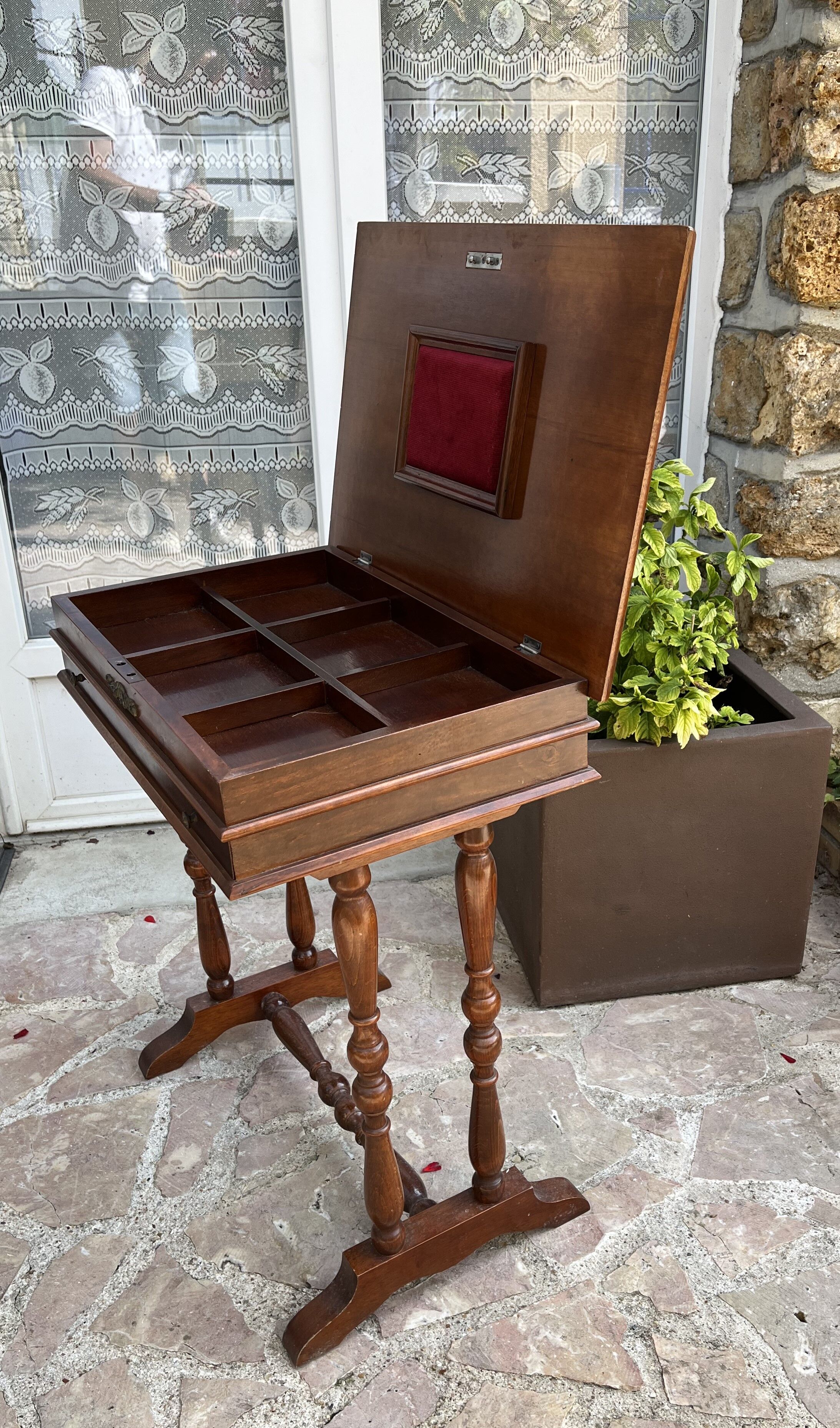 Antique dressing table in inlaid wood
