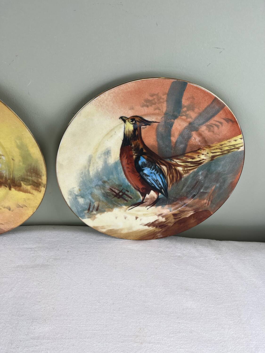 Set of decorative plates