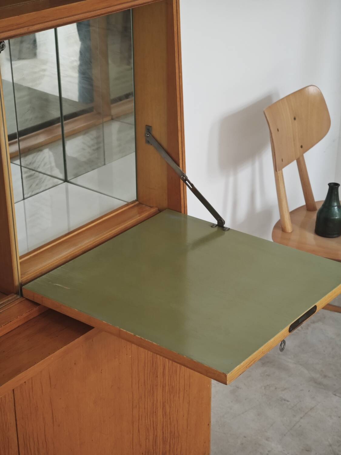 Vintage Czech display cabinet by Frantisek Jirak for Tatra 1960