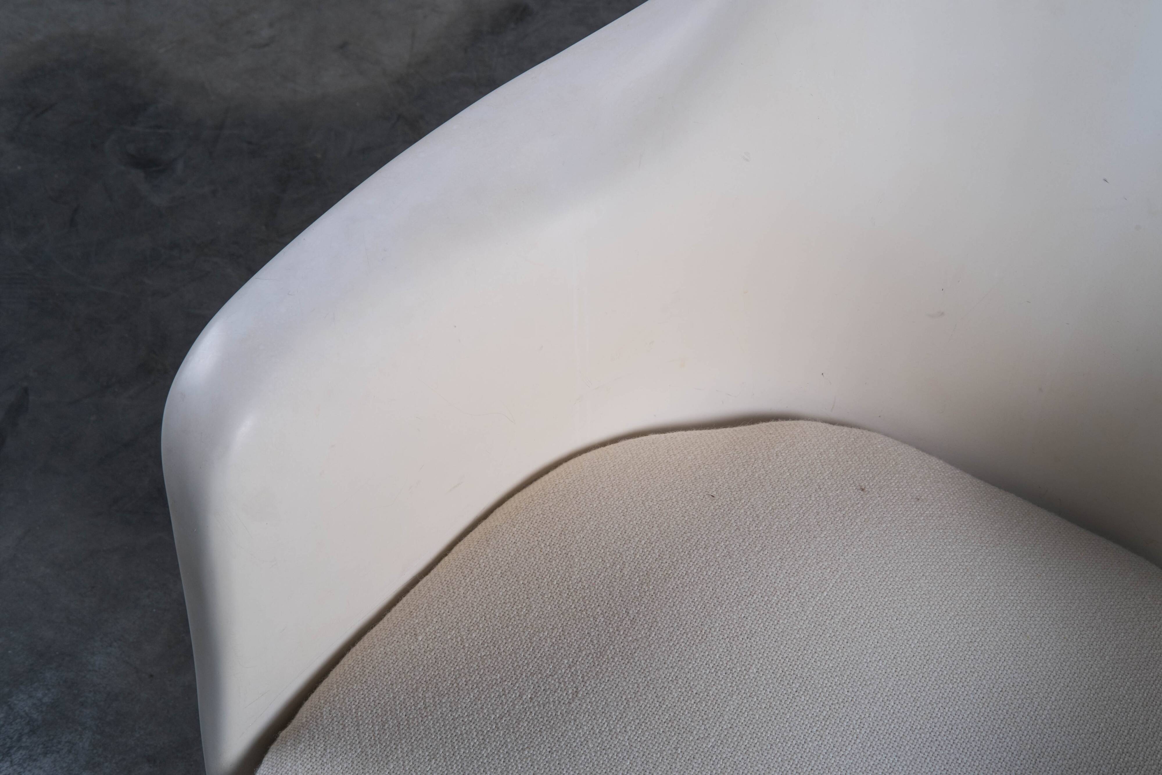 Eero Saarinen - Knoll Tulip armchairs