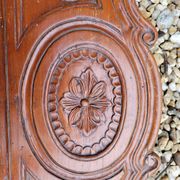 Fronton en bois sculpté vers 1800