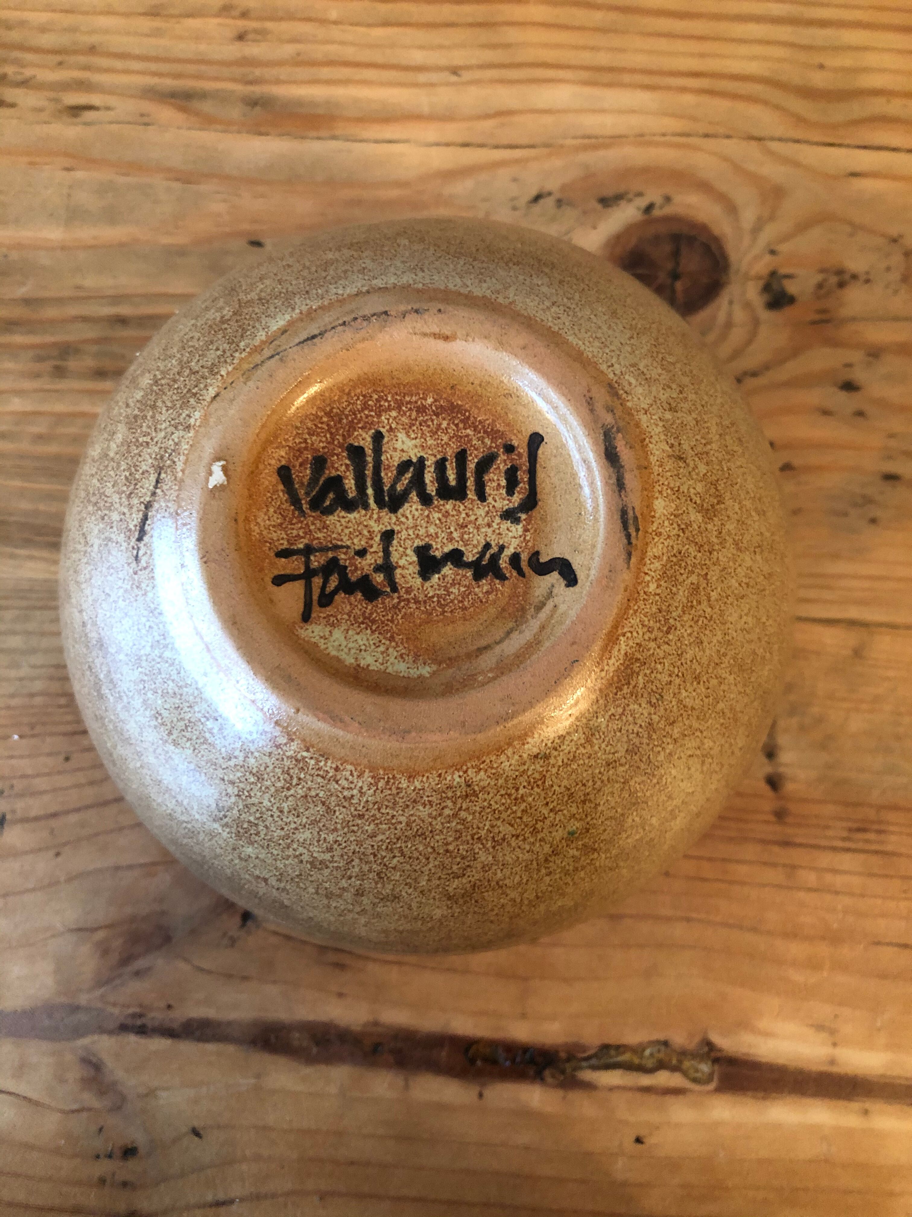 Ceramic flower-base vase